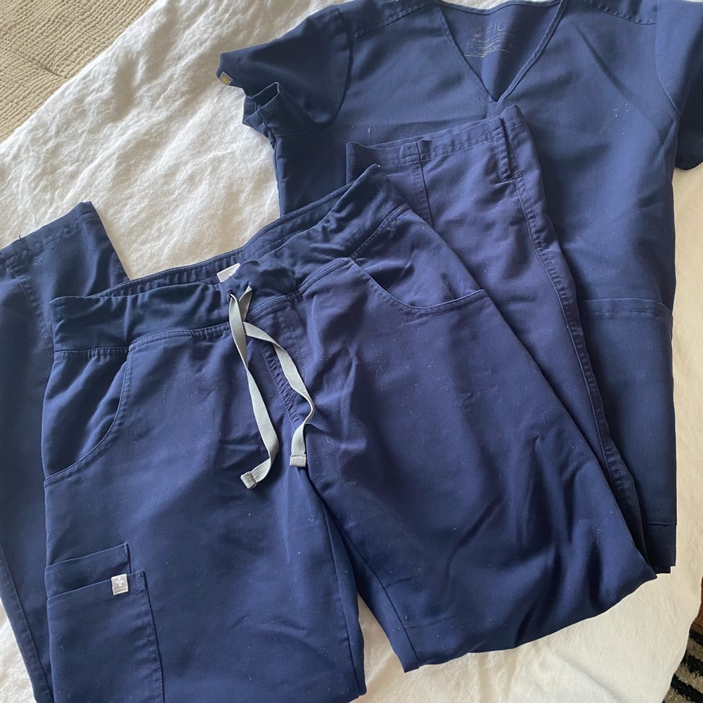Figs Scrub Set
